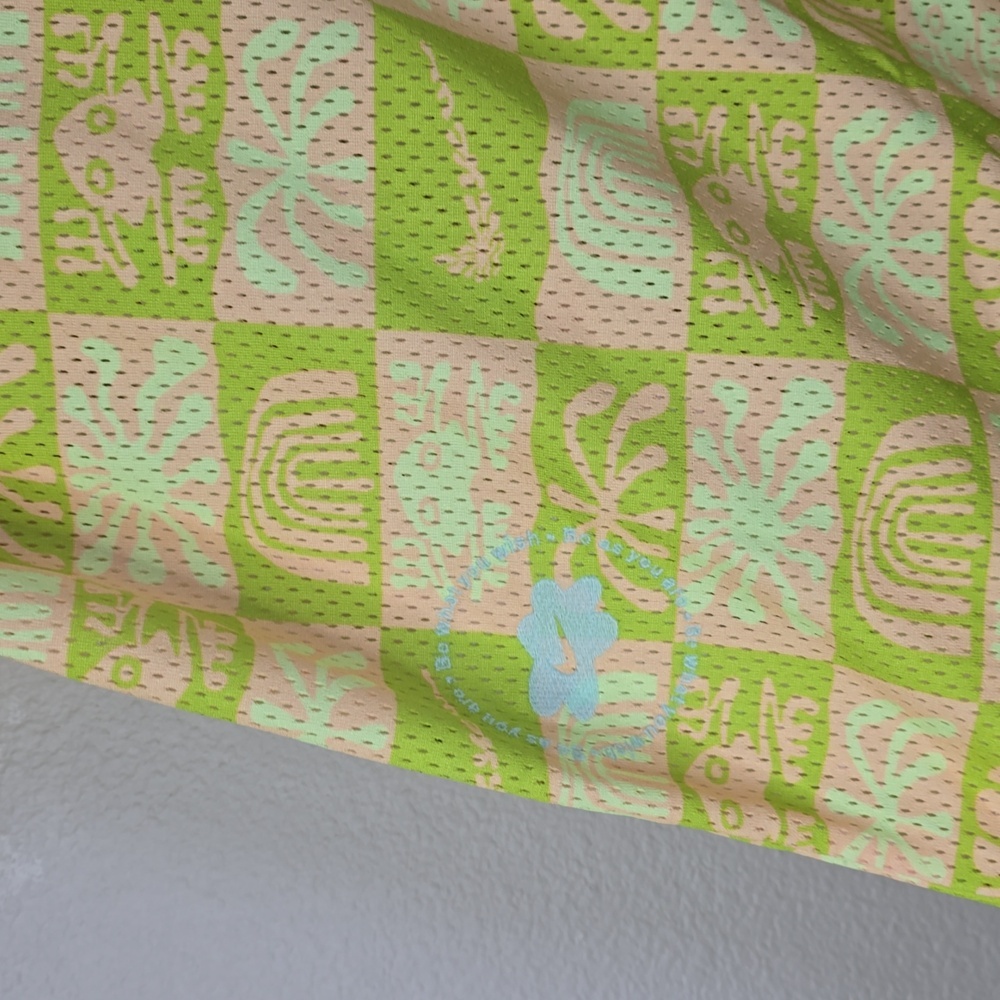 Sold Nike Yellow Casual Button Down Shirt with Geometric Pattern  size L. - Picture 6 of 8